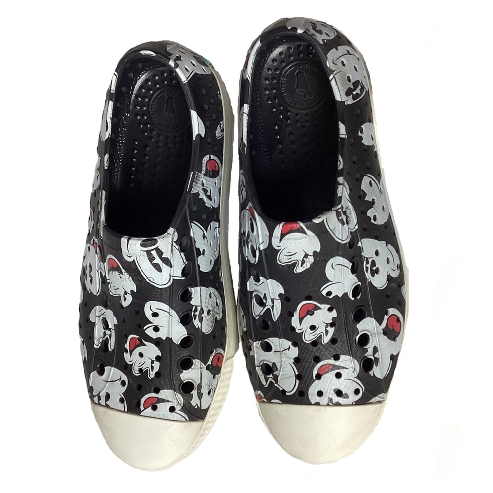 Native Mickey Mouse shoes. Sz 3
